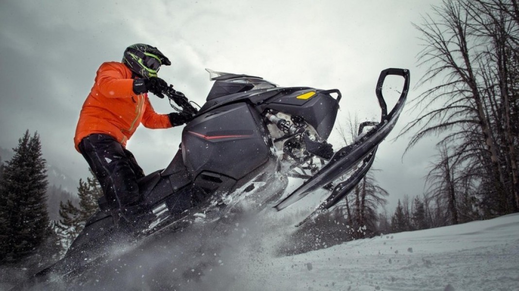 Découvrez le monde fascinant du scooter des neiges